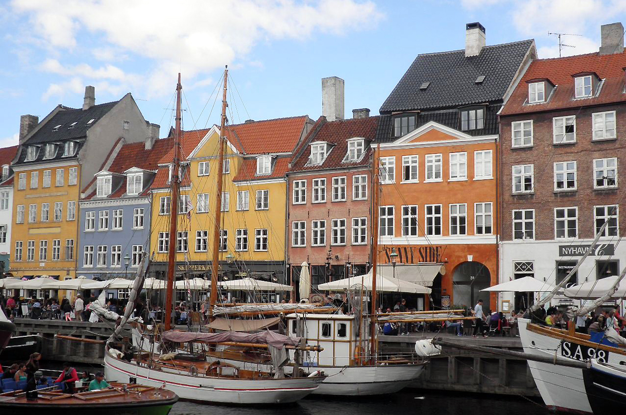 Barevný přístav Nyhavn, Kodaň, Dánsko