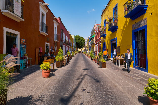Historické barevné ulice, Puebla City, Mexiko
