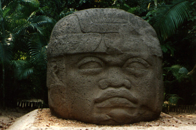 Kamenné hlavy Olméků, Mexiko