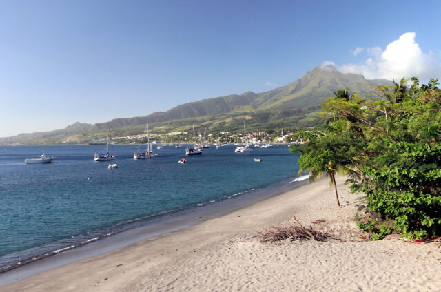 Mont Pelée a pláž, Martinik
