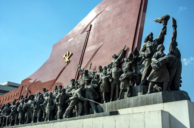 Velký monument na hoře Mansu, Pchjongjang, KLDR